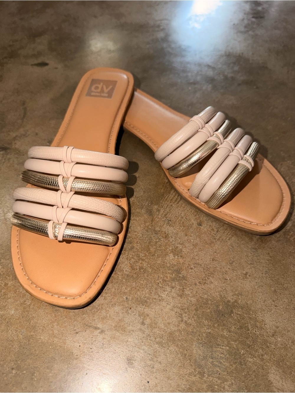 DV by Dolce Vita Nude Gold Multi Strap Slide Sandals Women’s Size 9